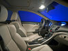 Interieur van een auto uitgerust met goedgekeurde LED-lampen Philips W5W PRO6000 6000K