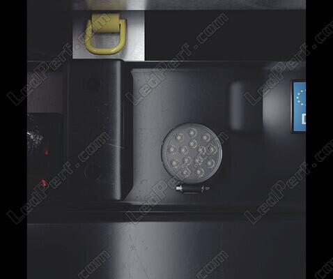 Installatievoorbeeld met achteruitrijlamp LED Osram LEDriving Reversing FX120R-WD - Rond