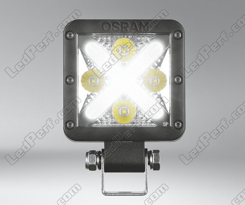 Verlichting dagrijlichten van LED-werkkoplamp Osram LEDriving® LIGHTBAR MX85-SP.