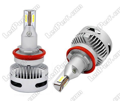 Verschillende opnamen van H8 LED-lampen voor lensvormige koplampen.