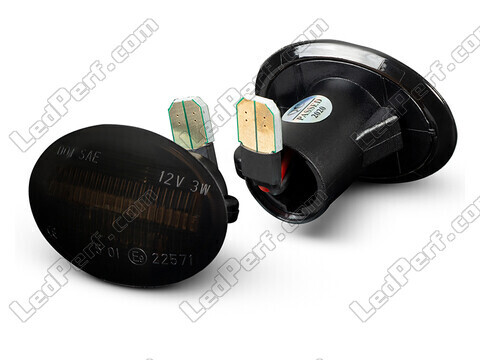 Zijaanzicht van de dynamische LED zijknipperlichten voor Fiat 500 L - Gerookte zwarte versie