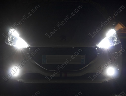 Streng bonen schilder Set lampen voor de koplampen met Xenon-effect voor Peugeot 208