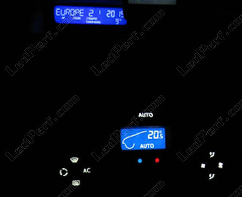 Led middenconsole wit en blauw - Airco en display Renault Megane 2