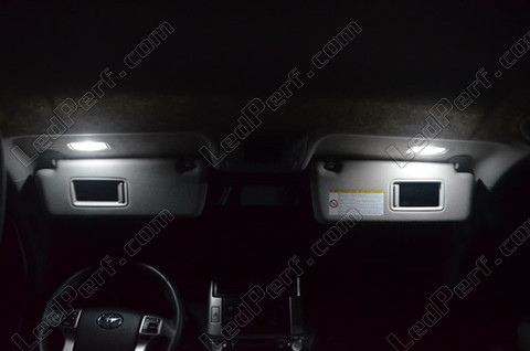 Ledlamp bij spiegel op de zonneklep Toyota Land cruiser KDJ 150