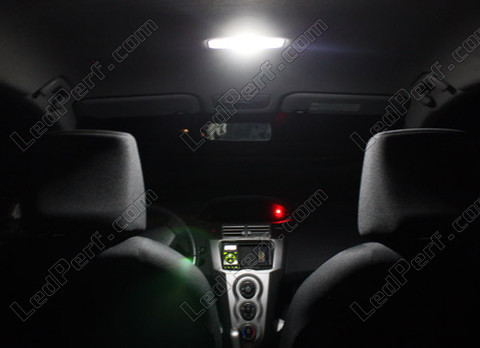 Led Plafondverlichting achter Toyota Yaris 2